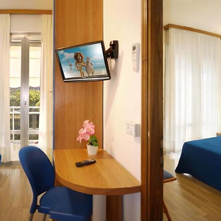 Hotel Bertha Fronte Mare Лидо-ди-Езоло Экстерьер фото