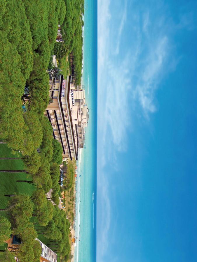 Hotel Bertha Fronte Mare Лидо-ди-Езоло Экстерьер фото