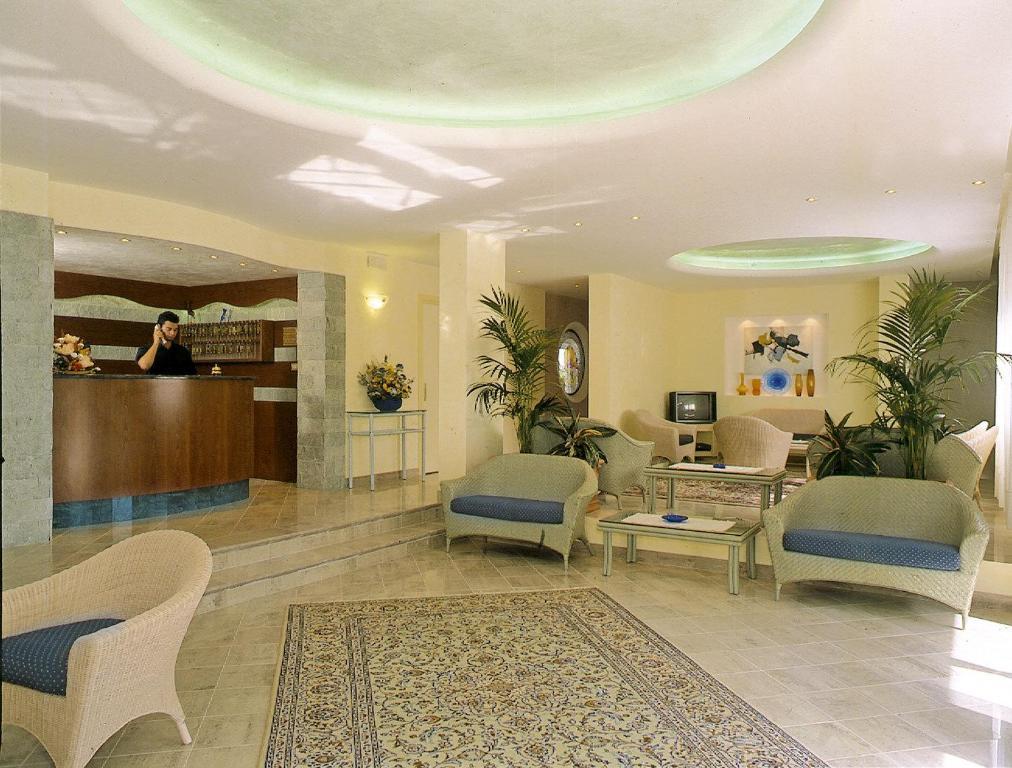 Hotel Bertha Fronte Mare Лидо-ди-Езоло Экстерьер фото